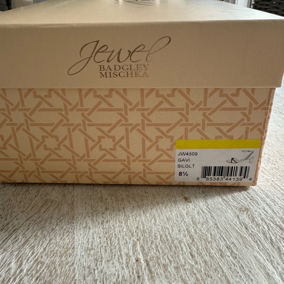 Jewel Badgle Mischka Gavi Block Heels - Picture 5 of 7